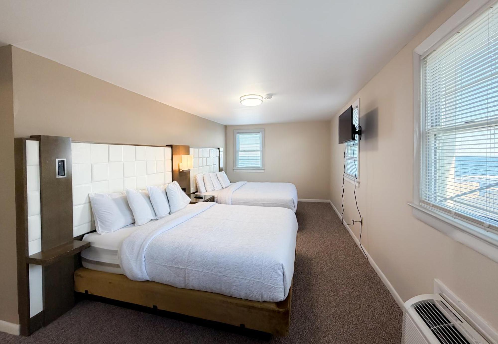 Deluxe Queen Room