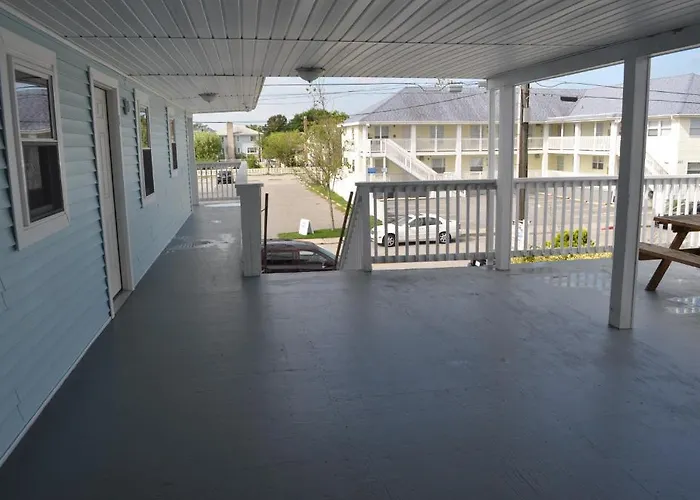 Apartment: South Wind Apartments