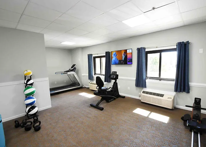 Motel: Coastal Palms Inn And Suites